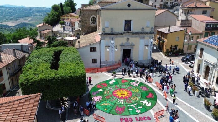 Infiorata di Carife